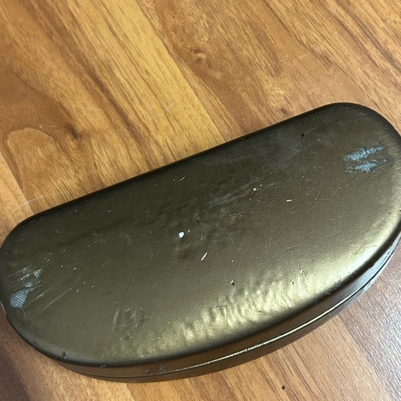 Authentic Gucci Sunglasses with Case - Picture 14 of 14